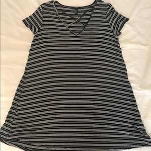 Forever 21 Tops - Black & White Striped Forever 21 Tunic Forever 21 Tops - Black & White Striped Forever 21 Tunic